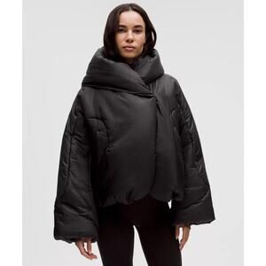 SZ 6 Lululemon Hooded Insulated Wrap